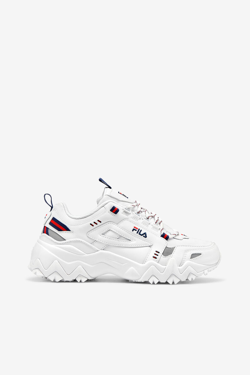 Women's Fila Oakmont Tr Sneakers White / Navy / Red | FuBgSHnRAFh