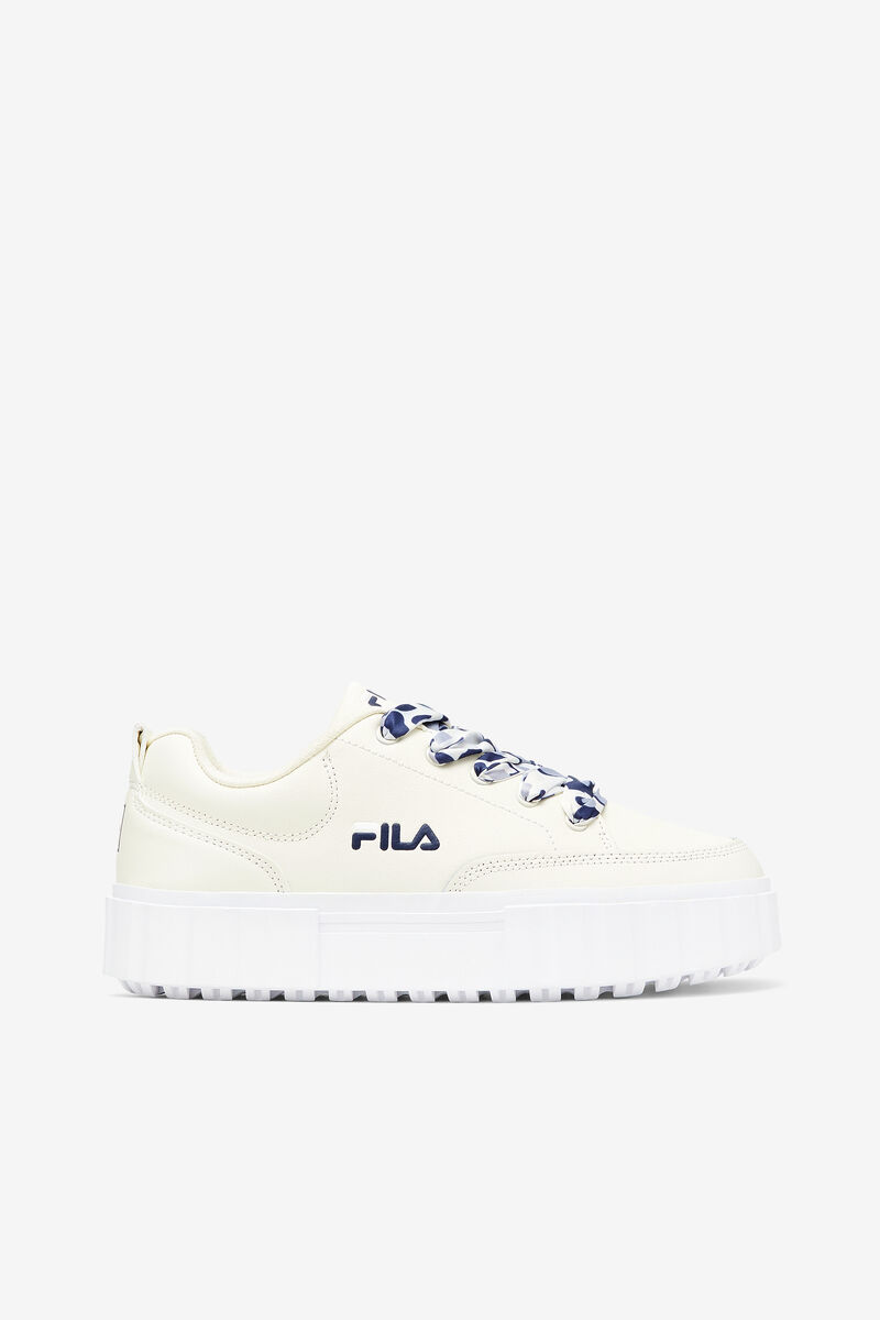Women's Fila Sandblast Low Satin Lace Sneakers White / Navy / White | CjkoTyMRseO