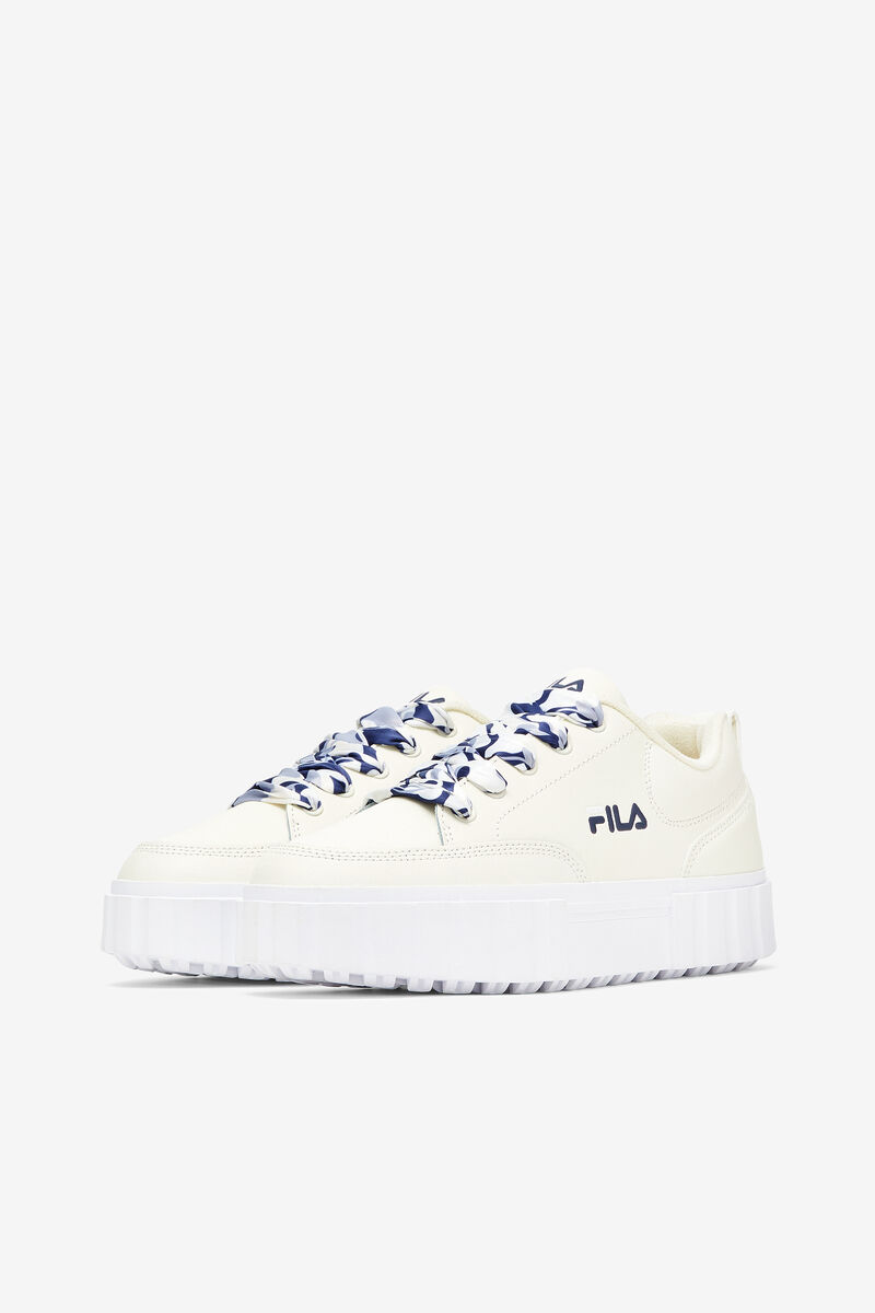 Women's Fila Sandblast Low Satin Lace Sneakers White / Navy / White | CjkoTyMRseO